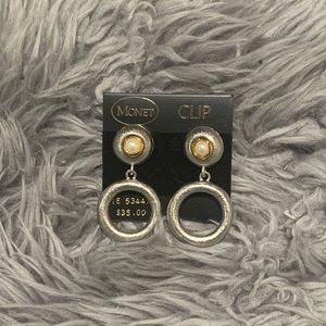 3 for $20😈😈Monet earrings